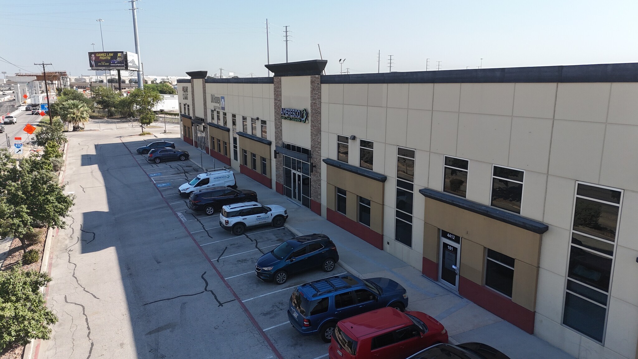 4400-4420 N Interstate 35, San Antonio, TX for lease Primary Photo- Image 1 of 8