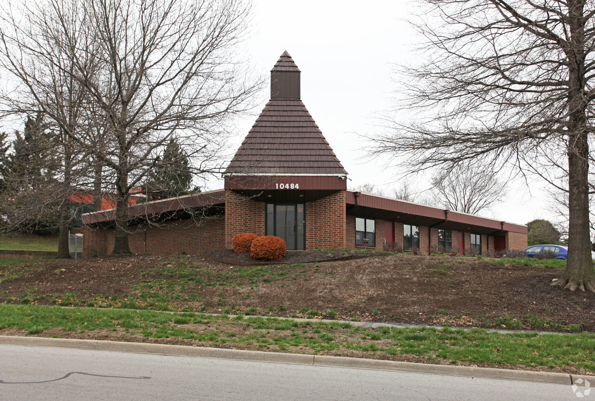 10484 Marty St, Overland Park, KS à vendre Photo principale- Image 1 de 40