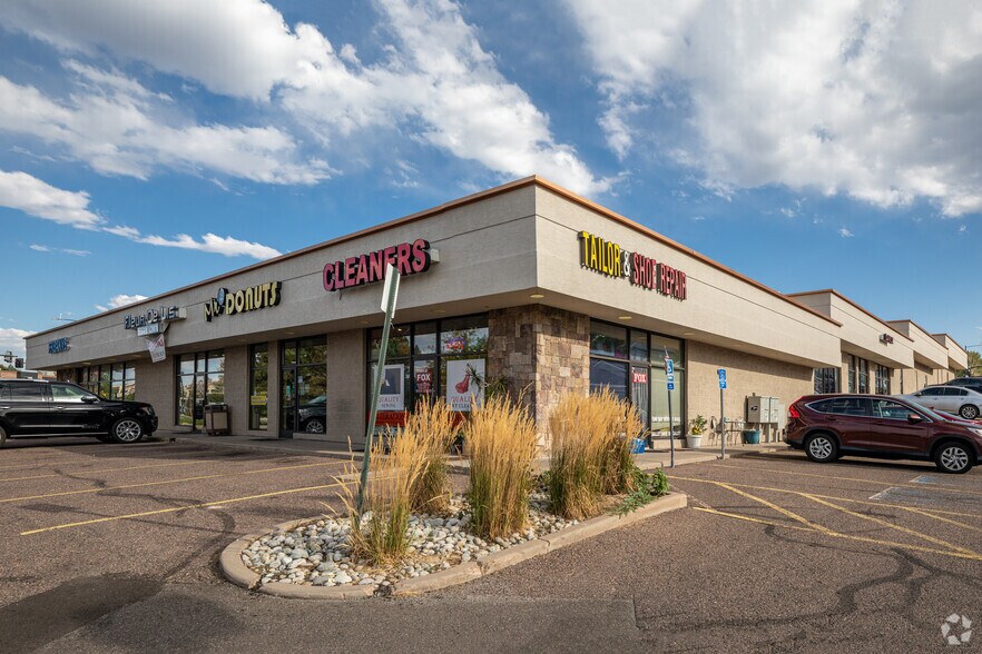 8848 Maximus Dr, Littleton, CO à louer - Photo du bâtiment - Image 3 de 5