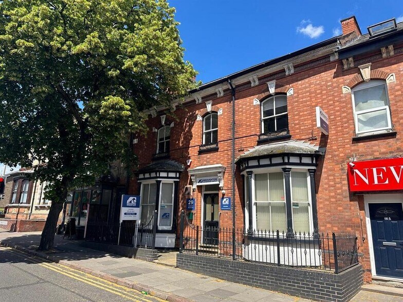 29 Glenfield Rd E, Leicester à vendre - Photo du bâtiment - Image 3 de 5