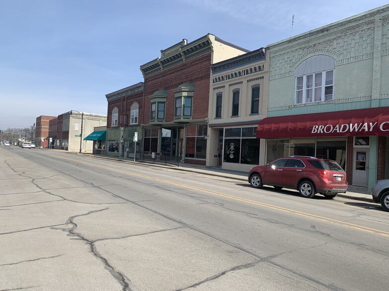 209 S Broadway St, Butler, IN for sale - Building Photo - Image 2 of 4