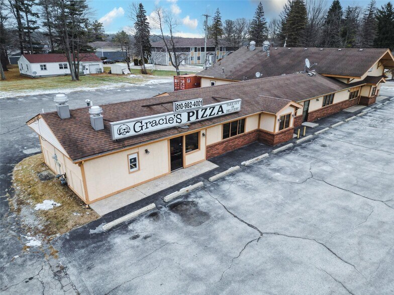 5600 Lapeer Rd, Kimball, MI à vendre - Photo du bâtiment - Image 3 de 29