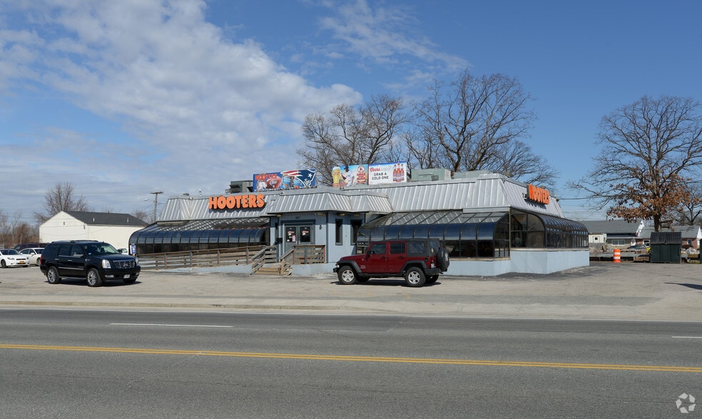 667 Airport Rd, Warwick, RI for lease - Primary Photo - Image 1 of 7