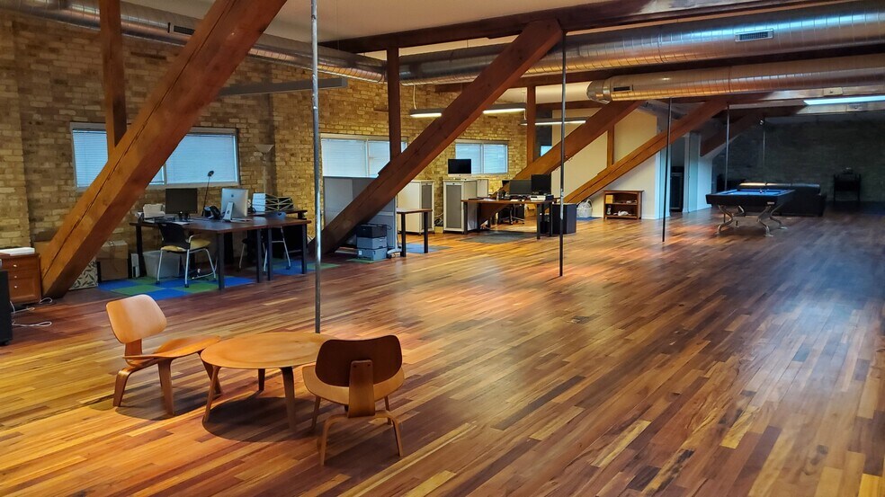 831 Chicago Ave, Evanston, IL à vendre - Photo intérieure - Image 2 de 10