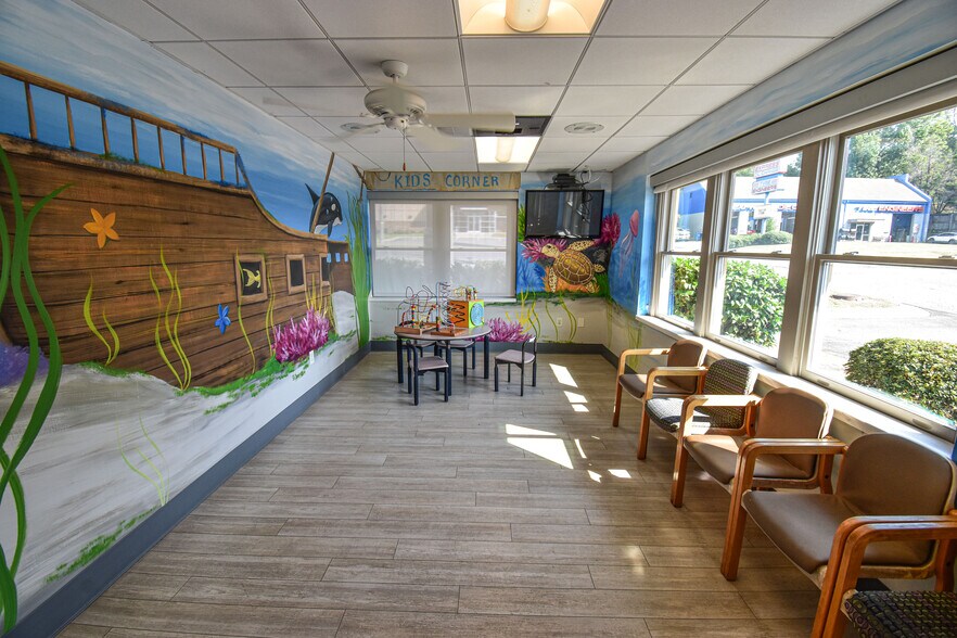 221 Rice Mine Rd NE, Tuscaloosa, AL for sale - Lobby - Image 3 of 6