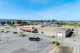 1067 N Davis Rd, Salinas, CA - AERIAL  map view