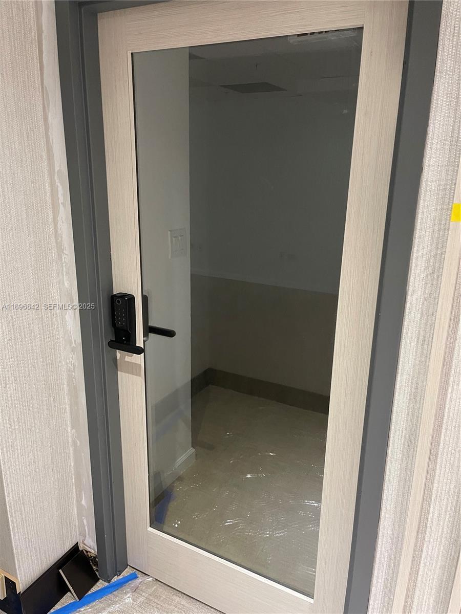 1110 Brickell Ave, Miami, FL for lease Interior Photo- Image 1 of 11