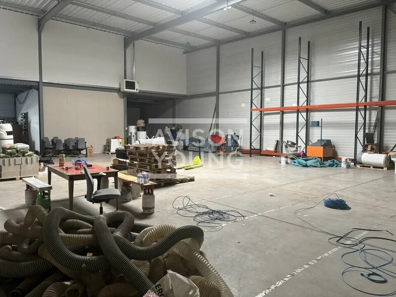 Flex in Aulnay-sous-Bois for lease - Interior Photo - Image 1 of 5