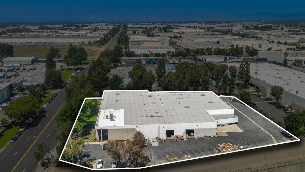 2455 E Francis St, Ontario, CA for lease - Building Photo - Image 2 of 5