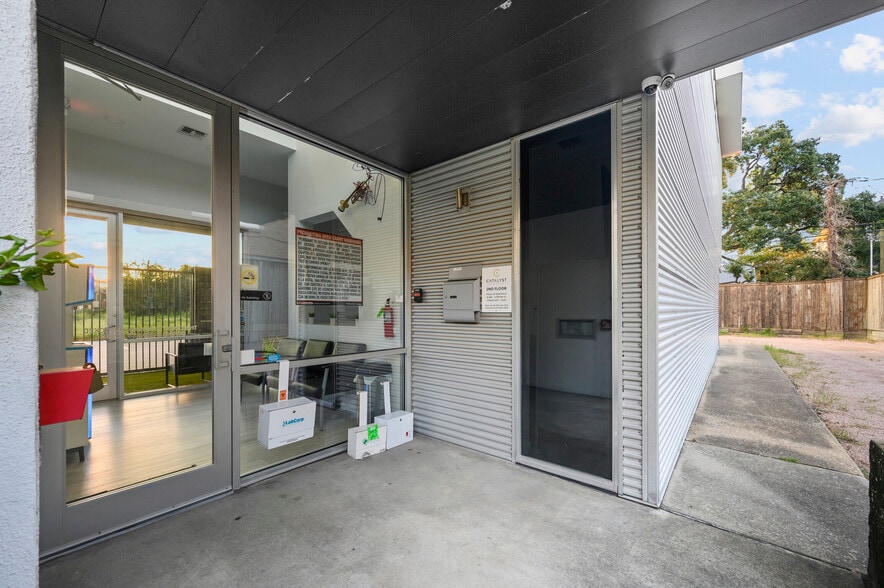 1724 Richmond Ave, Houston, TX for sale - Building Photo - Image 3 of 24