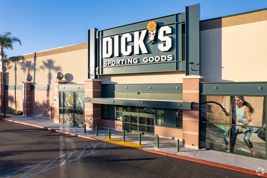 9301 Tampa Ave, Northridge, CA à louer - Photo du bâtiment - Image 3 de 7