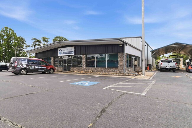 Plus de détails pour 6080 Lanier Islands Pky, Buford, GA - Industriel à vendre
