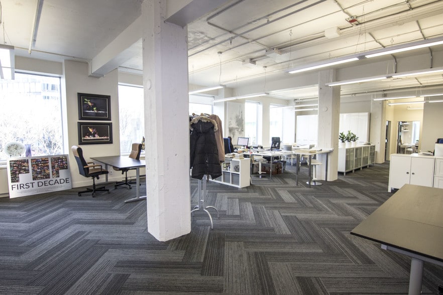 237 8th Ave SE, Calgary, AB for lease - Interior Photo - Image 3 of 12