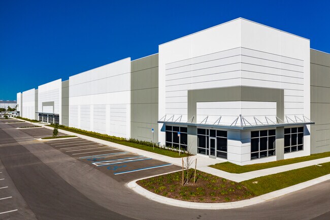 Plus de détails pour 12310 62nd St N, Largo, FL - Industriel à louer