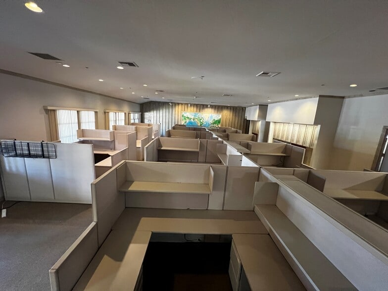 40004 Cook St, Palm Desert, CA for lease - Building Photo - Image 3 of 18