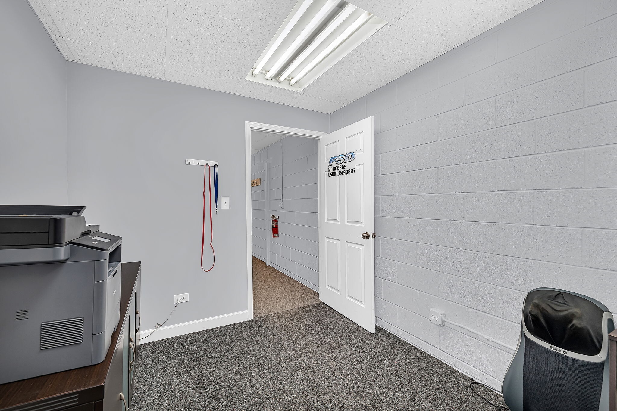 3S340 Rockwell St, Warrenville, IL à louer Photo intérieure- Image 1 de 7