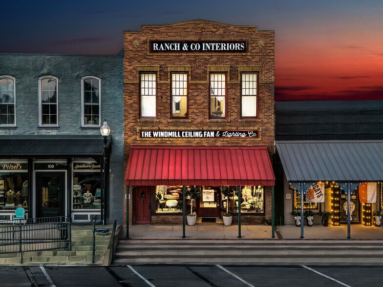 106 W Main St, Pilot Point, TX à vendre - Photo du bâtiment - Image 2 de 95