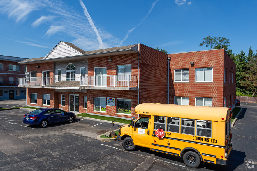 3260-3284 North Bend Rd Investment portefeuille de 3 propriétés à vendre sur LoopNet.ca - Photo principale - Image 2 de 3