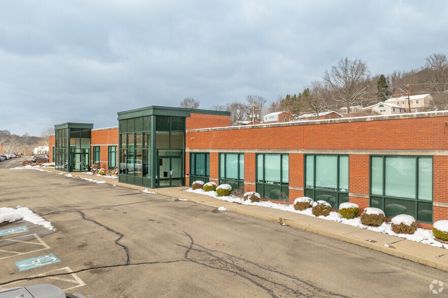 375 Valleybrook Rd, McMurray, PA for lease - Primary Photo - Image 1 of 4