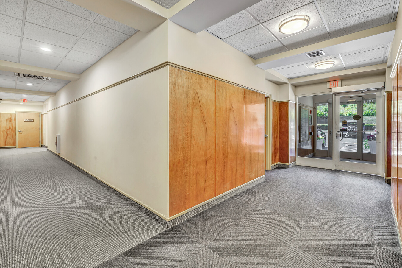 1449 Old Waterbury Rd, Southbury, CT 06488 - Unité 307 -  - Photo intérieure - Image 1 of 25