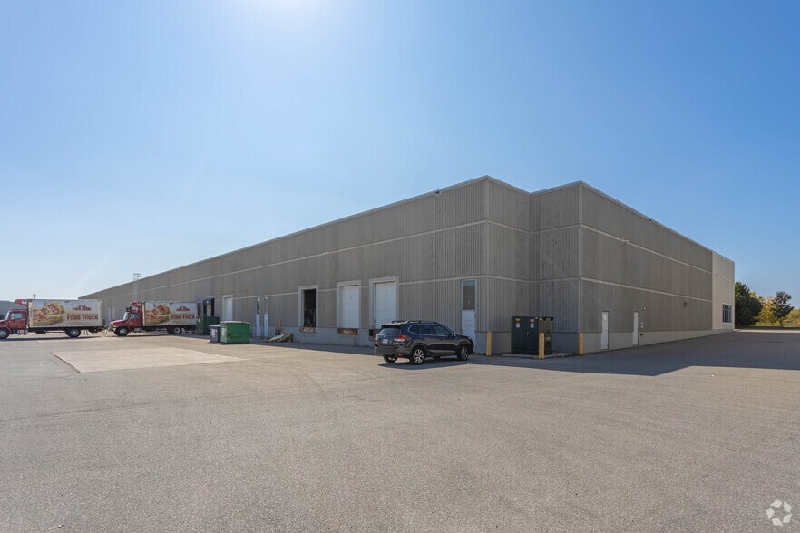 3620B Laird Rd, Mississauga, ON à louer - Photo du bâtiment - Image 2 de 3