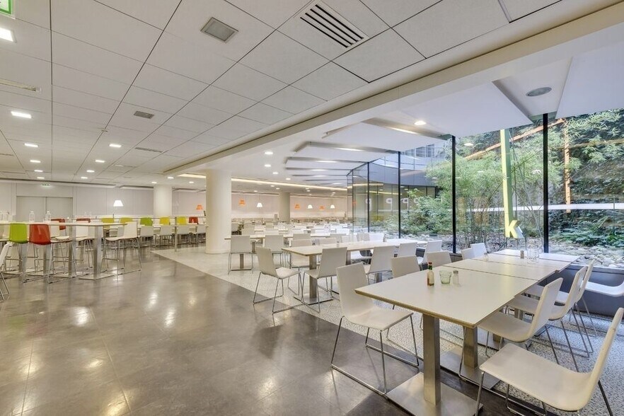 Office in Issy-les-Moulineaux for lease - Building Photo - Image 3 of 4