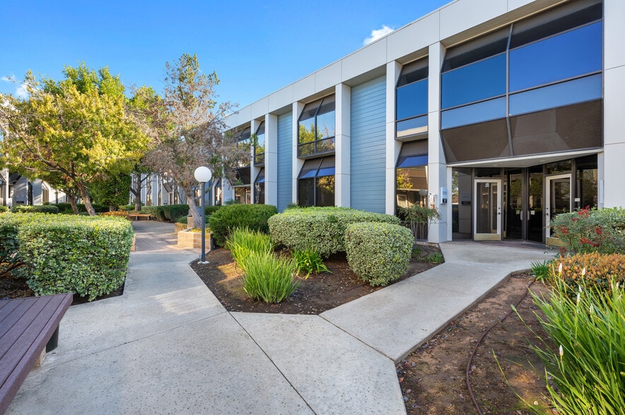 4540 Kearny Villa Rd, San Diego, CA à vendre - Photo du bâtiment - Image 3 de 16