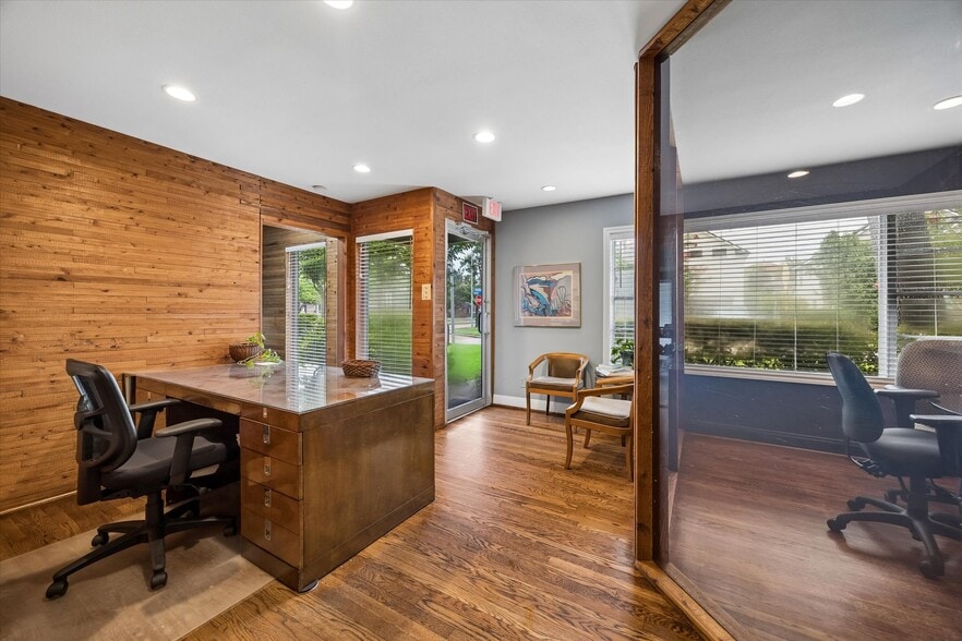 1212 Antoine Dr, Houston, TX for lease - Building Photo - Image 2 of 8
