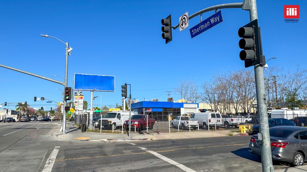 21339 Sherman Way, Canoga Park, CA à vendre - Photo du bâtiment - Image 3 de 8