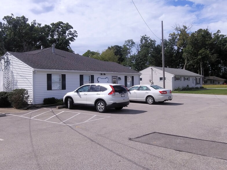 8778 & 8790 Munson Rd, Mentor, OH 44060 portfolio of 2 properties for sale on LoopNet.ca - Building Photo - Image 1 of 10