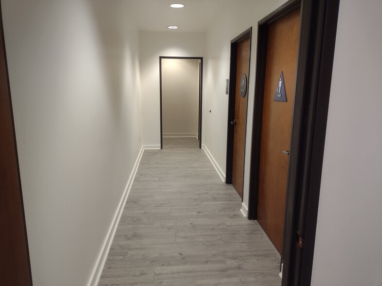 9370 Studio Ct, Elk Grove, CA for lease - Interior Photo - Image 2 of 3