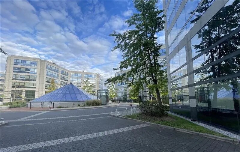 4 Place De Londres, Tremblay-en-France à louer - Photo du bâtiment - Image 3 de 11