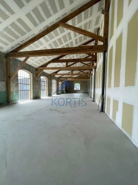 Office in Chaponost for lease - Interior Photo - Image 2 of 5