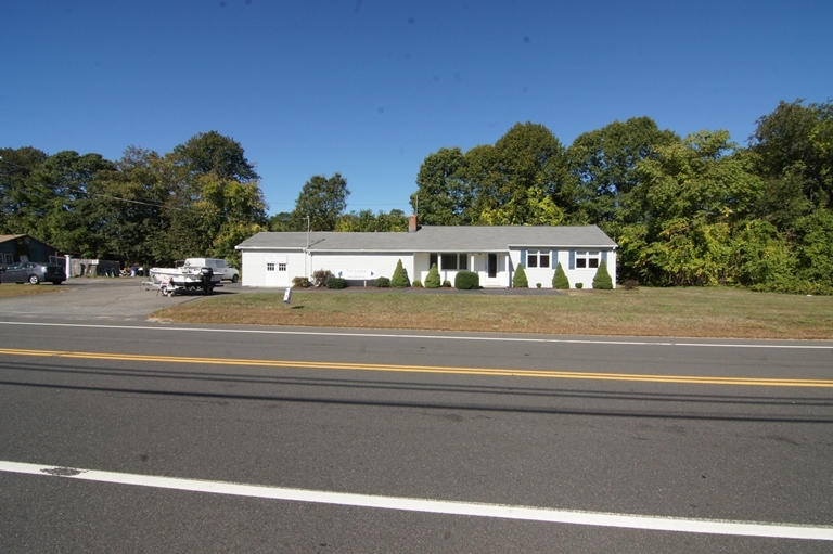 131 Boston Post Rd, Old Saybrook, CT à vendre - Photo du bâtiment - Image 1 de 1