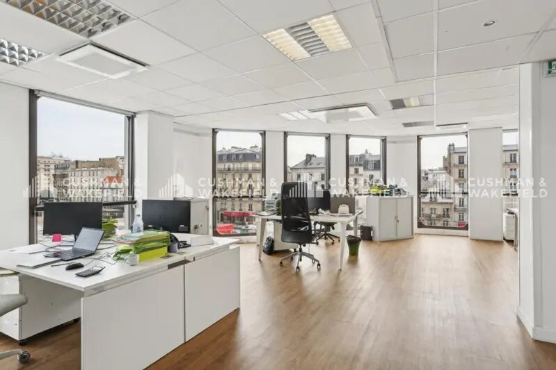 Office in Neuilly-sur-Seine for lease - Building Photo - Image 1 of 13