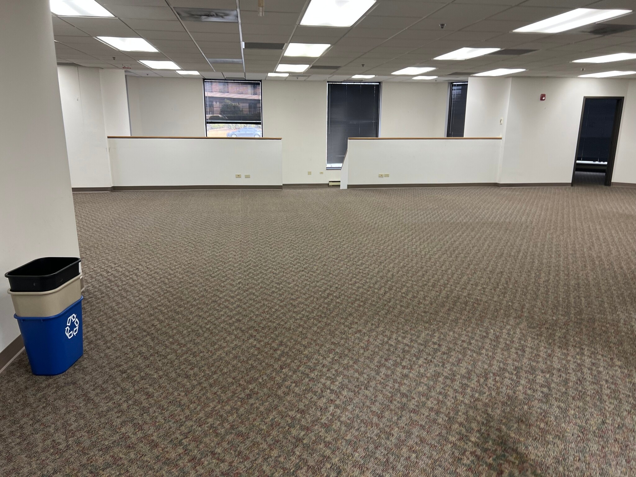 1440 Renaissance Dr, Park Ridge, IL for lease Interior Photo- Image 1 of 4
