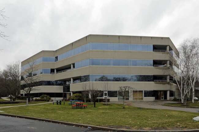 Plus de détails pour 4 Armstrong Rd, Shelton, CT - Bureau à louer