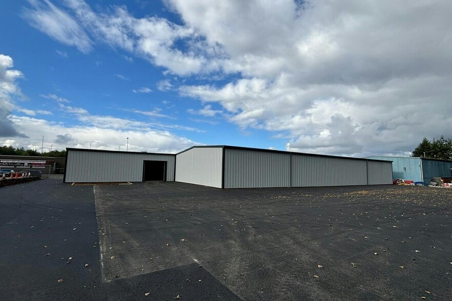 110 Glasgow Rd, Rutherglen for lease - Building Photo - Image 2 of 11