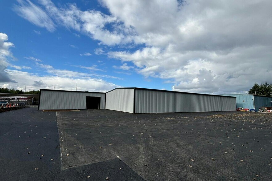 110 Glasgow Rd, Rutherglen à louer - Photo du bâtiment - Image 1 de 11