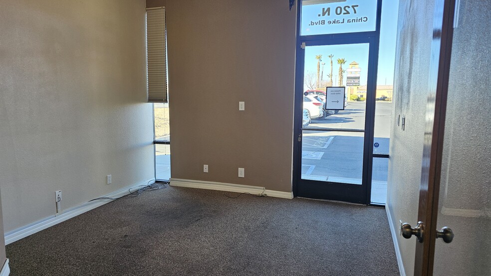 710-720 N China Lake Blvd, Ridgecrest, CA for lease - Interior Photo - Image 3 of 9