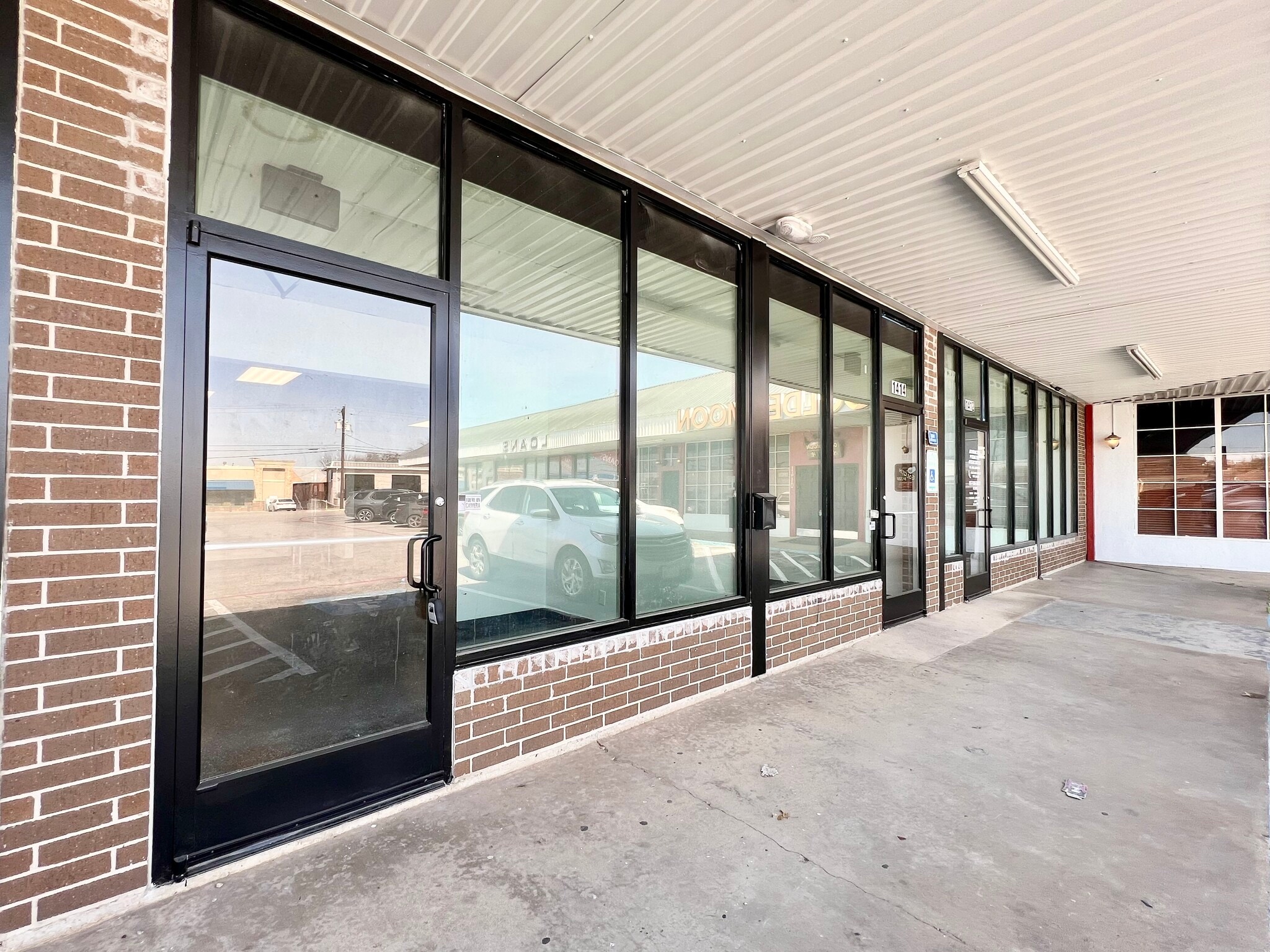 1402-1418 S Main St, Weatherford, TX for lease Building Photo- Image 1 of 12