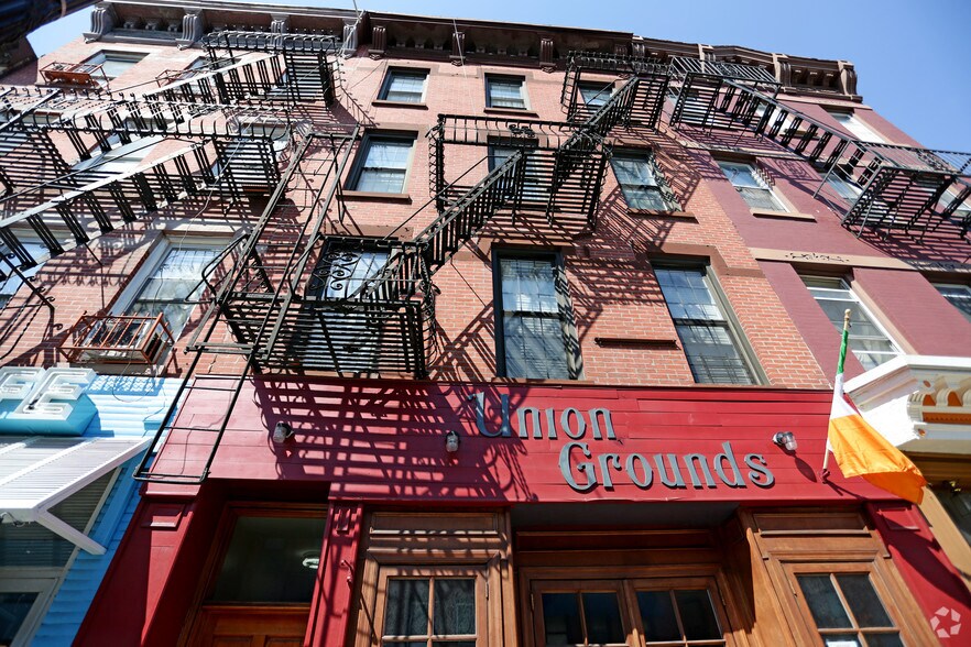 270 Smith St, Brooklyn, NY à vendre - Photo du bâtiment - Image 3 de 4