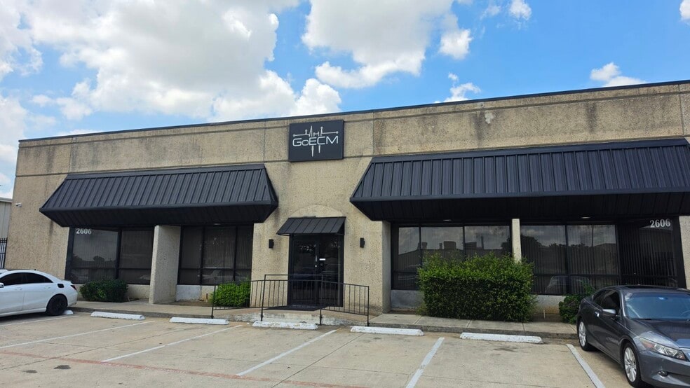 2606 W Marshall Dr, Grand Prairie, TX for lease - Building Photo - Image 1 of 1