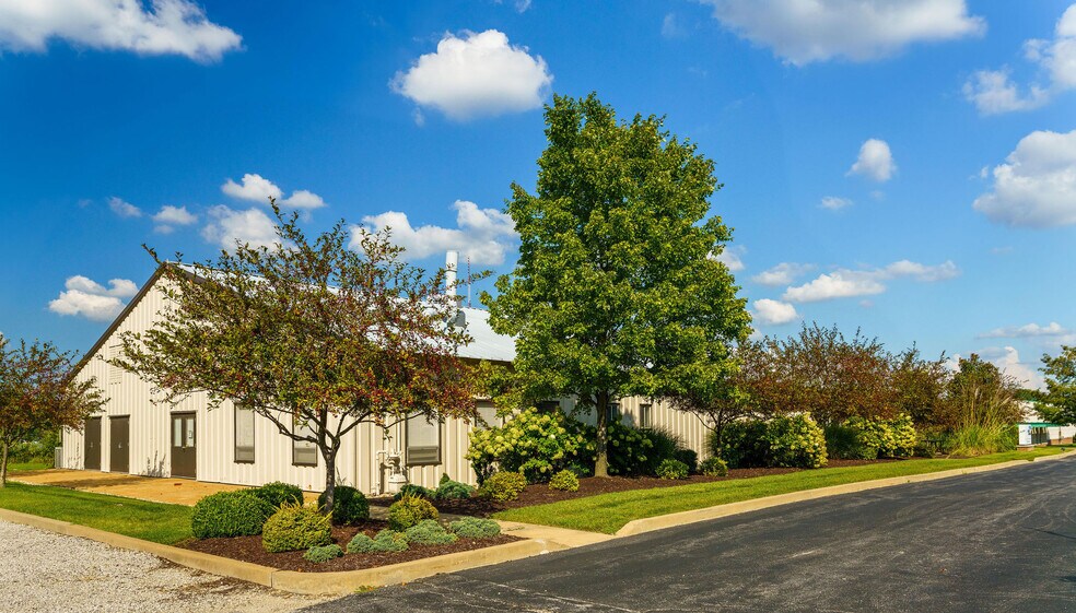 345 Marshall Ave, Webster Groves, MO à louer - Photo du bâtiment - Image 3 de 16