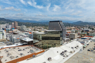 100 W Broadway, Glendale, CA - AÉRIEN  Vue de la carte