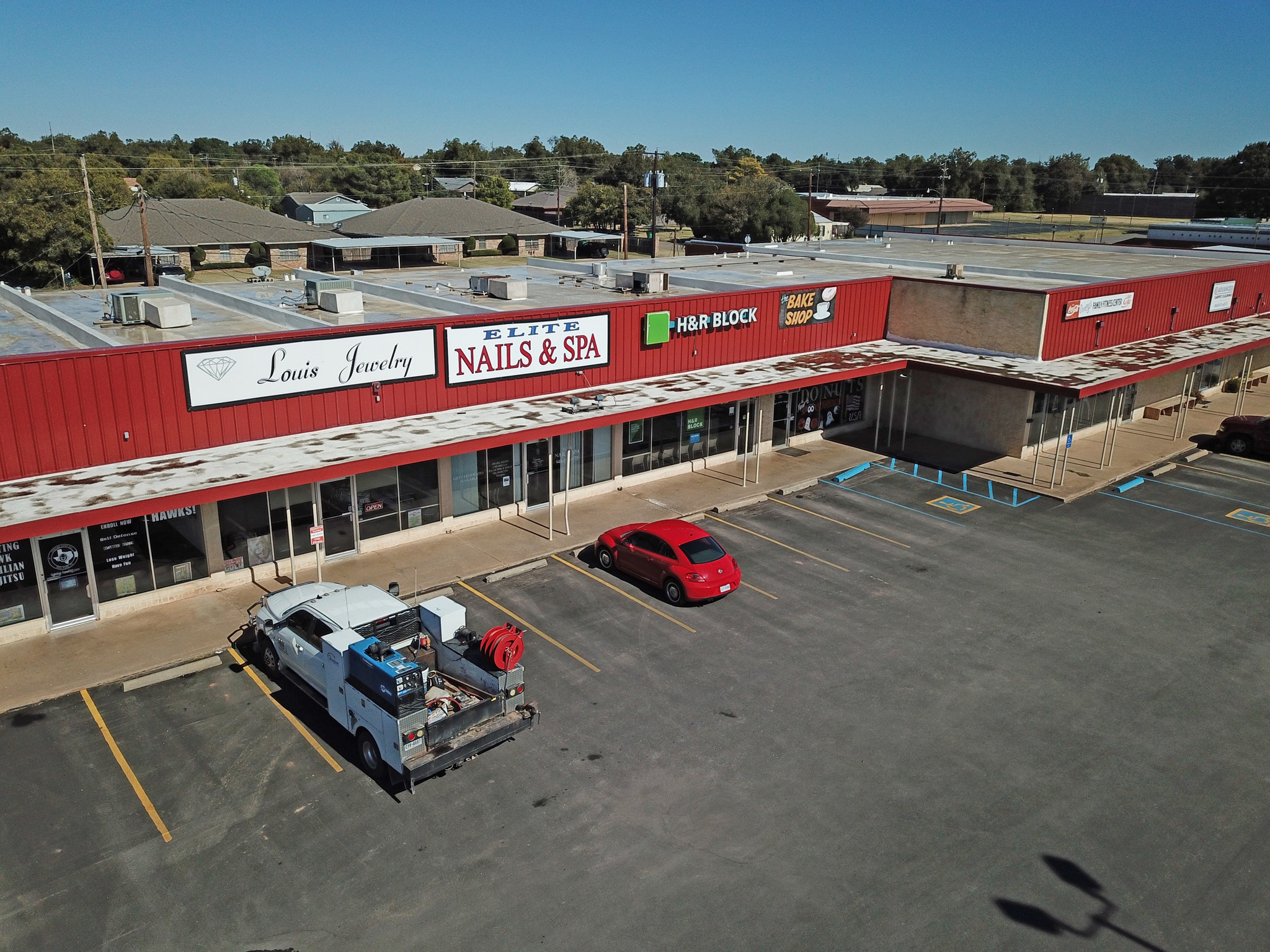 Lifetime Climate Controlled Storage portfolio of 2 properties for sale on LoopNet.ca Primary Photo- Image 1 of 3