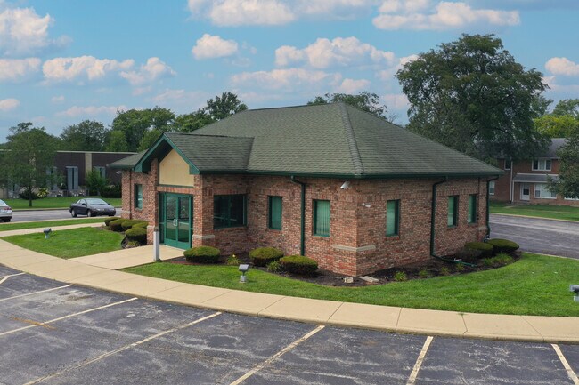 Plus de détails pour 2 Main St, Park Forest, IL - Commerce de détail à louer