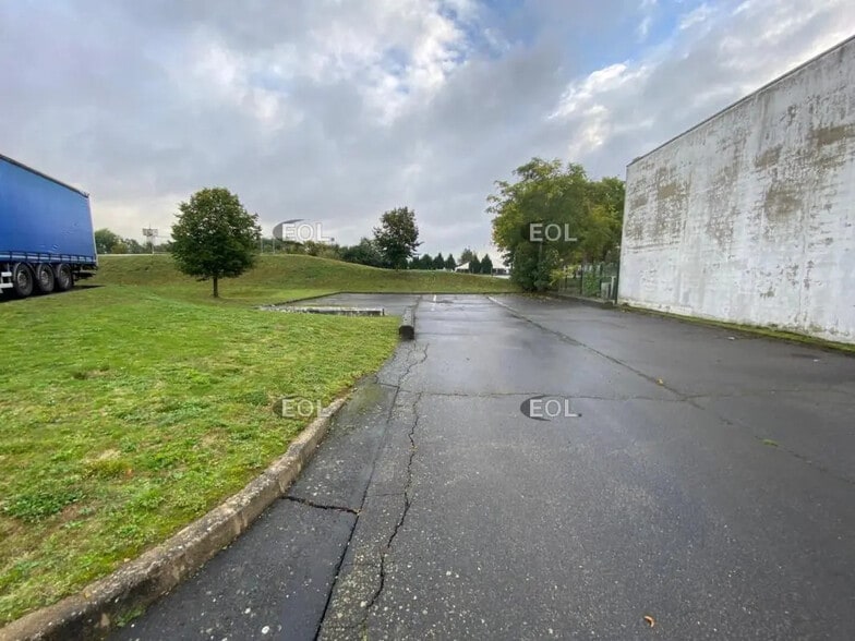 Land in Savigny-le-Temple for lease - Building Photo - Image 3 of 5