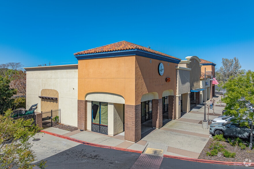 Auburn Blvd, Citrus Heights, CA à louer - Photo du bâtiment - Image 2 de 3