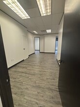 524 E Lamar Blvd, Arlington, TX for lease Interior Photo- Image 2 of 6